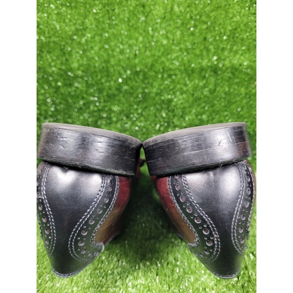 Men's Two-Tone Leather Dress Shoes - Picture 12 of 14